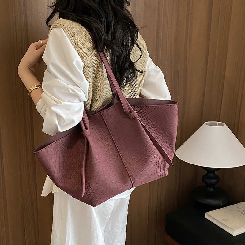 Винтажная женская сумка большо – обзор и цена Luxury Bags Tote