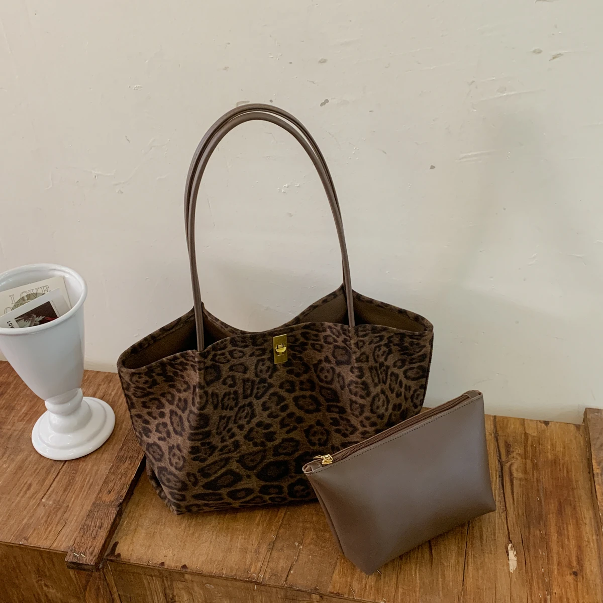 Женская сумка-тоут из замши с  – обзор и цена Luxury Bags Tote